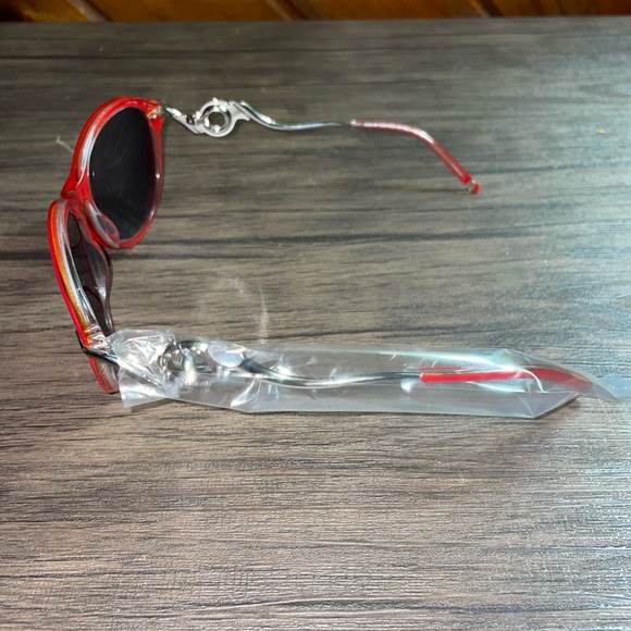 NEW! Kameleon Vibrant Red Cat-Eye Sunglasses - Picture 3 of 6